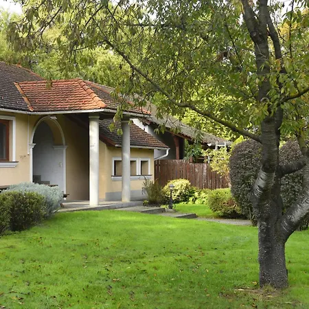 Erdoparty Vendeghaz Villa *