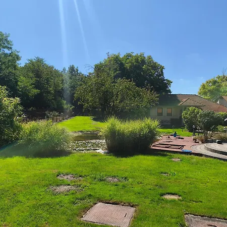 别墅 Erdoparty Vendeghaz Tapioszecso