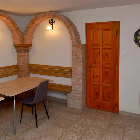 Erdoparty Vendeghaz Tapioszecso