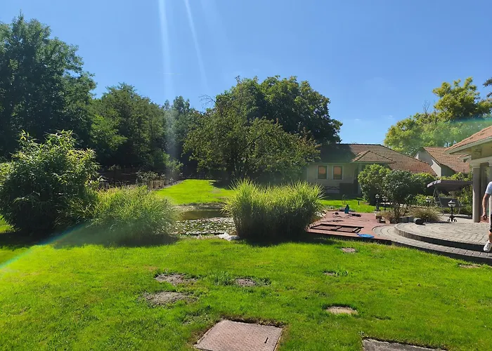 别墅 Erdoparty Vendeghaz Tapioszecso